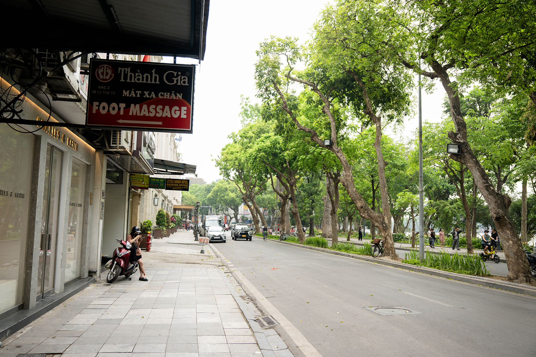 To&agrave;n cảnh phố phường H&agrave; Nội mang diện mạo kh&aacute;c lạ sau 4 th&aacute;ng lập lại trật tự vỉa h&egrave; - Ảnh 1.