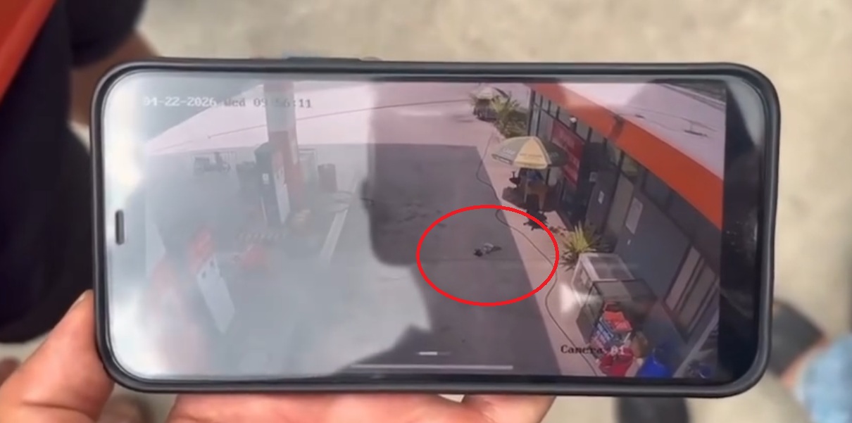 B&eacute; g&aacute;i 2 tuổi ở TP . HCM bị &ocirc; t&ocirc; c&aacute;n tử vong khi chơi tại c&acirc;y xăng - Ảnh 1.