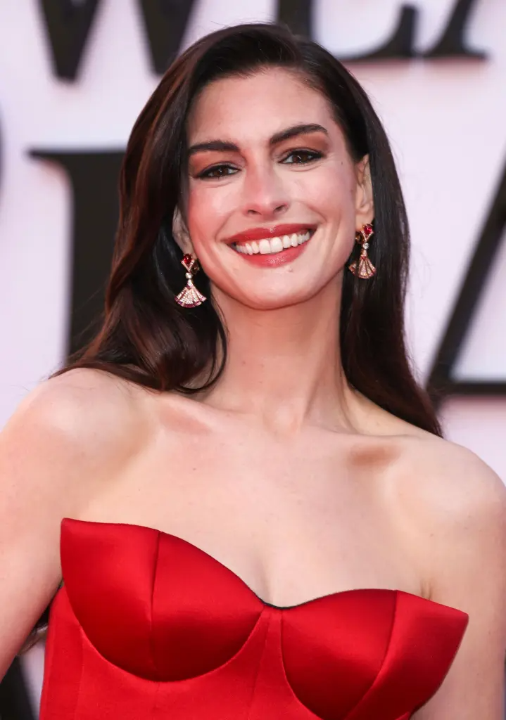 anne-hathaway-20th-century-studios-126061159-1776816997639-17768169978591946195988-18522547-1776914884970-17769148851891897925120.png