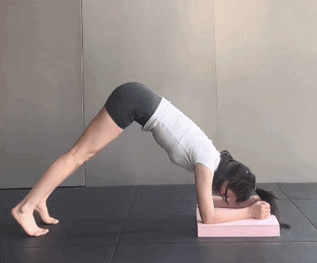 1 ph&uacute;t mỗi ng&agrave;y tập động t&aacute;c gi&uacute;p k&eacute;o gọn phần bụng dưới &ldquo;cứng đầu&rdquo; - Ảnh 2.