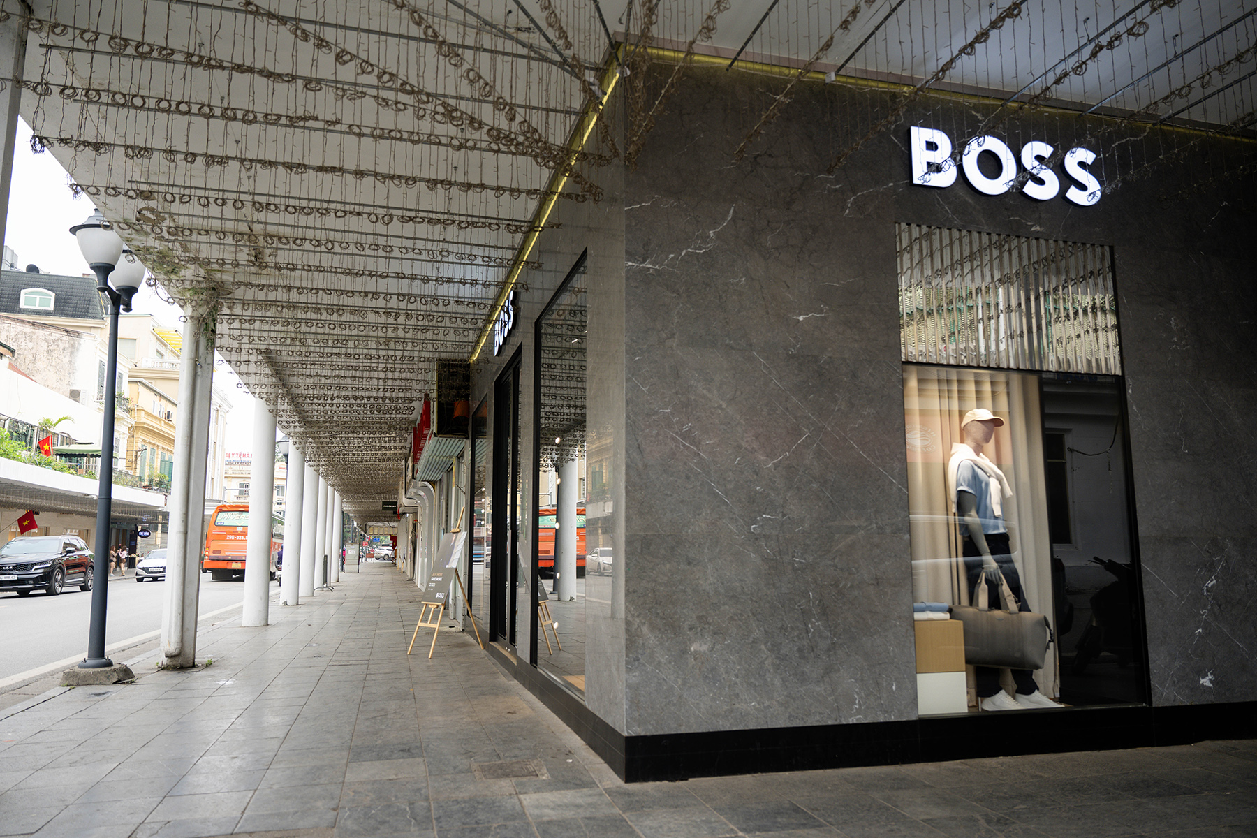 To&agrave;n cảnh phố phường H&agrave; Nội mang diện mạo kh&aacute;c lạ sau 4 th&aacute;ng lập lại trật tự vỉa h&egrave; - Ảnh 16.