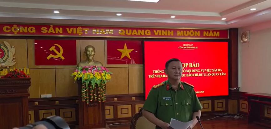 Cựu Thiếu t&aacute; CSGT Nguyễn Quang Ho&agrave;ng bị khởi tố về tội kh&ocirc;ng cứu gi&uacute;p người gặp nạn - Ảnh 1.