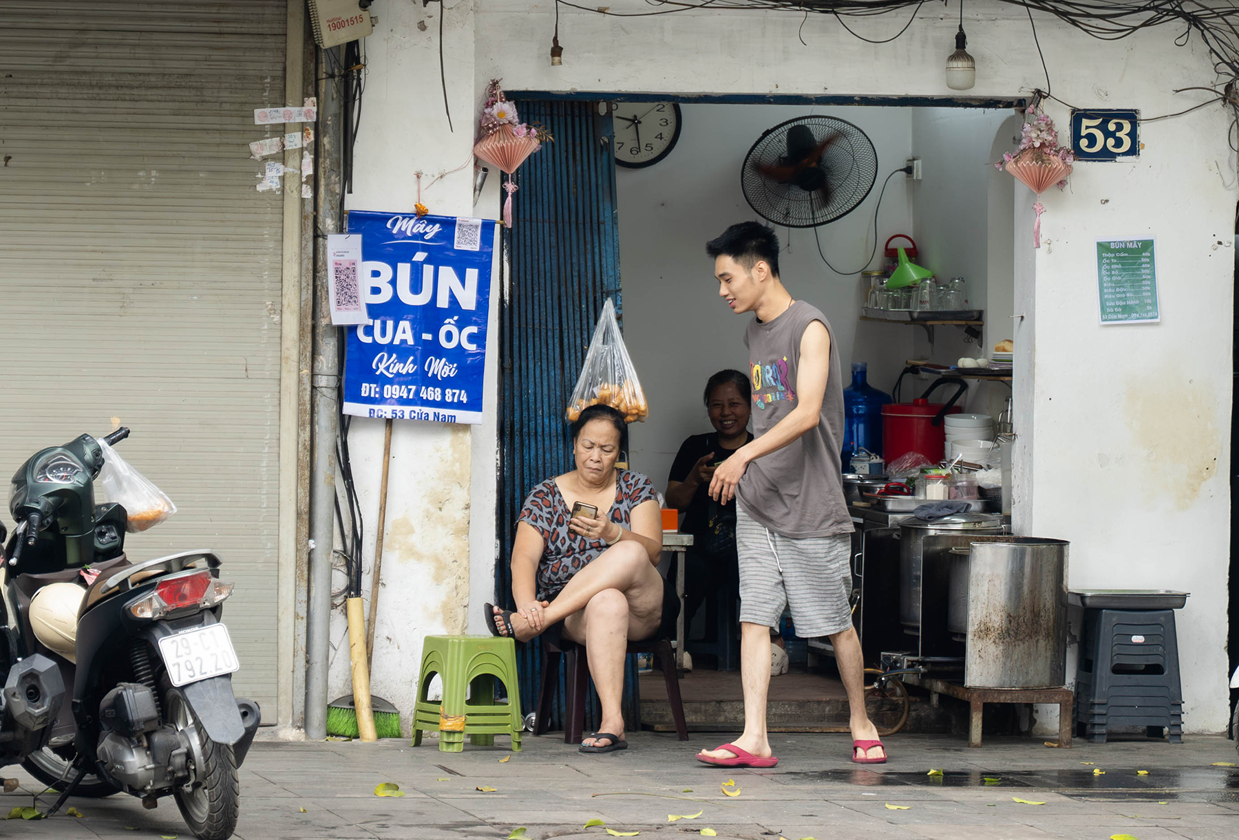 To&agrave;n cảnh phố phường H&agrave; Nội mang diện mạo kh&aacute;c lạ sau 4 th&aacute;ng lập lại trật tự vỉa h&egrave; - Ảnh 4.