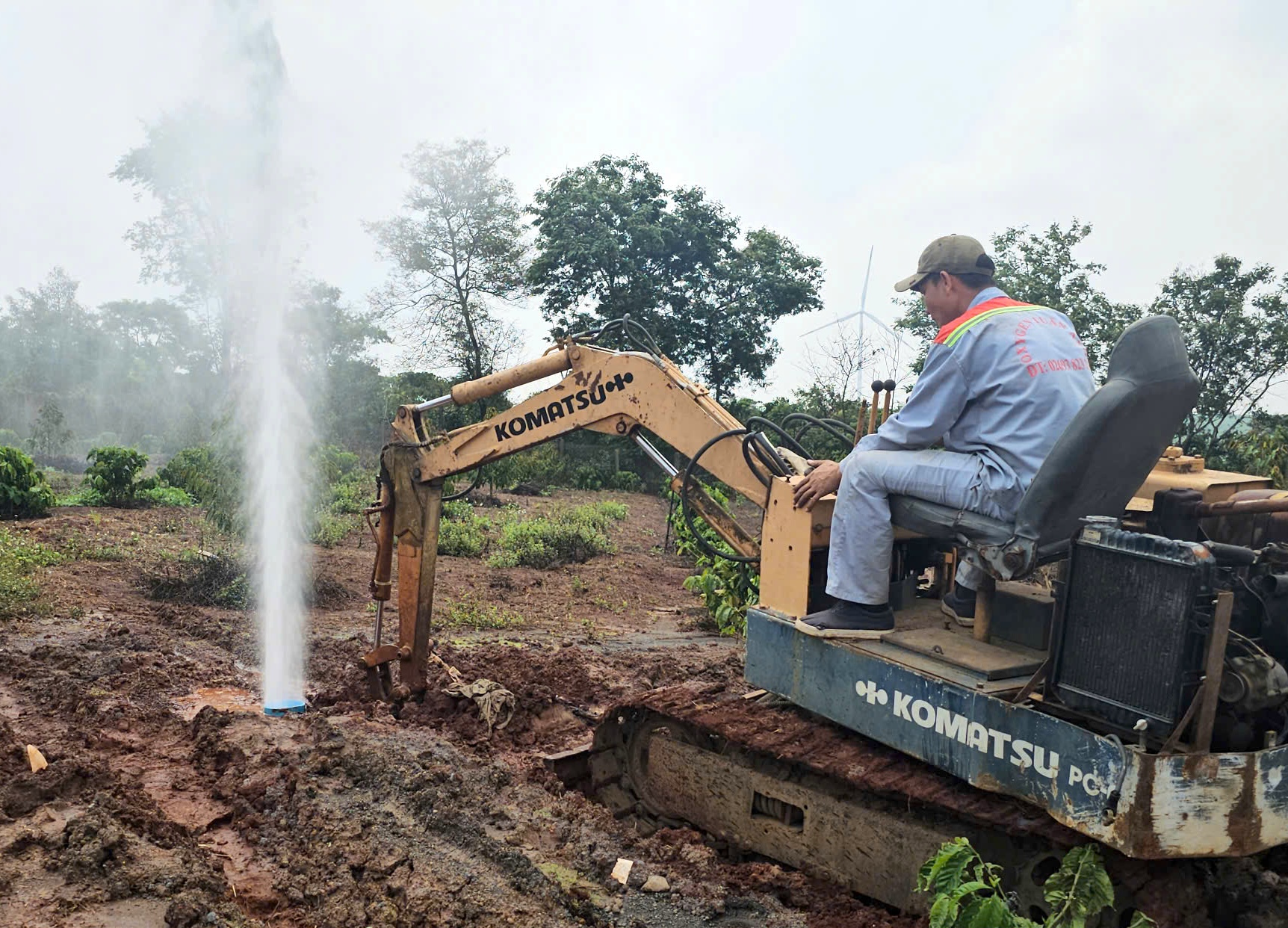 Giếng nước phun cao h&agrave;ng chục m&eacute;t ở Gia Lai: Hiện tượng lạ thu h&uacute;t sự ch&uacute; &yacute; - Ảnh 3.