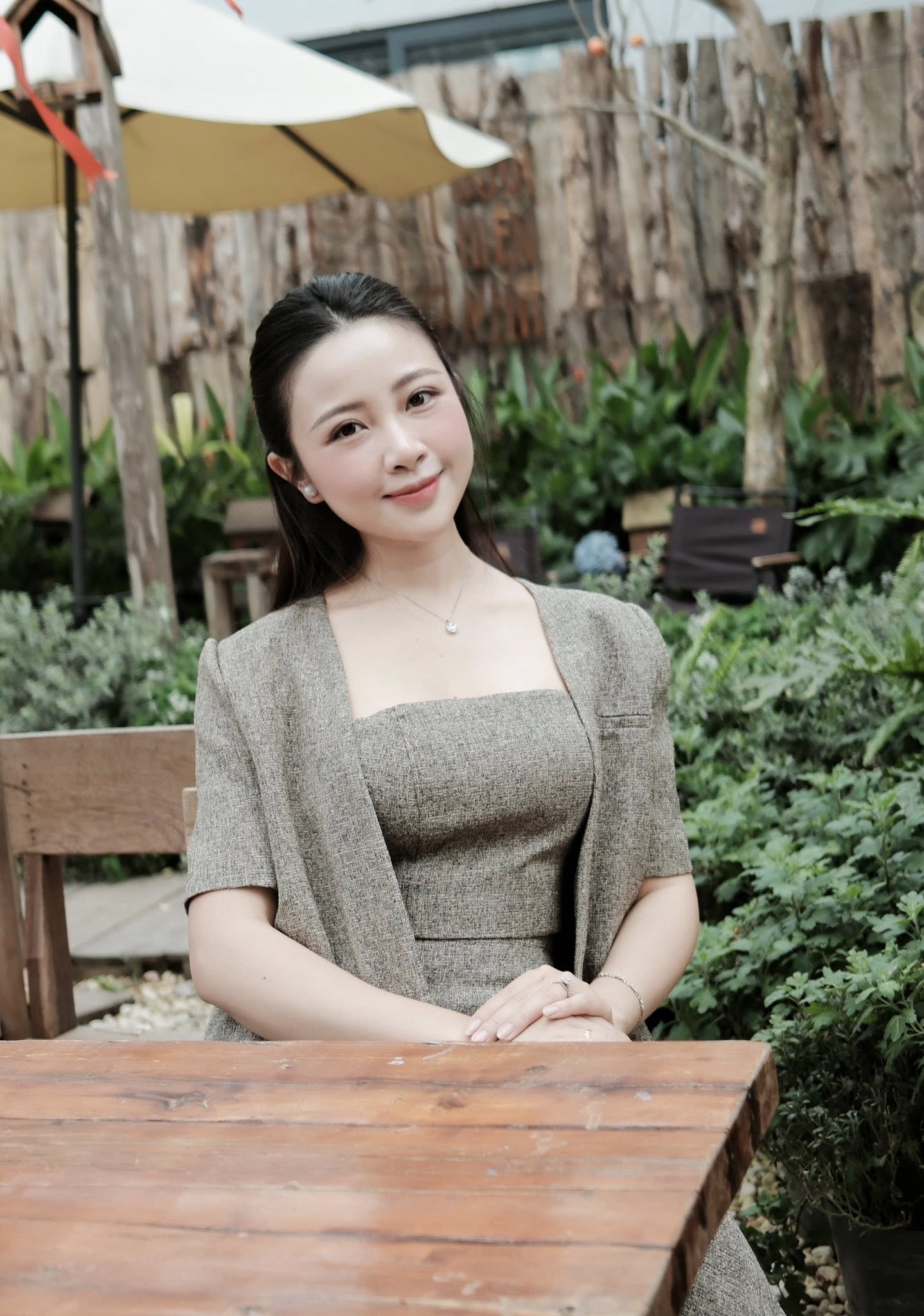 Hotgirl Nghệ An V&otilde; Nhật Linh khoe nhan sắc v&agrave; biệt thự bạc tỷ sau 6 năm cưới Phan Văn Đức - Ảnh 7.