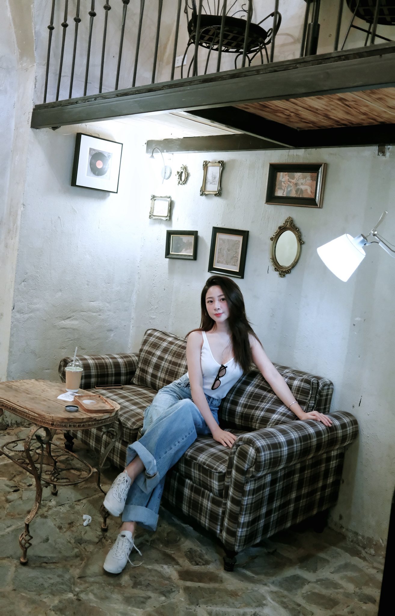 Hotgirl Nghệ An V&otilde; Nhật Linh khoe nhan sắc v&agrave; biệt thự bạc tỷ sau 6 năm cưới Phan Văn Đức - Ảnh 6.