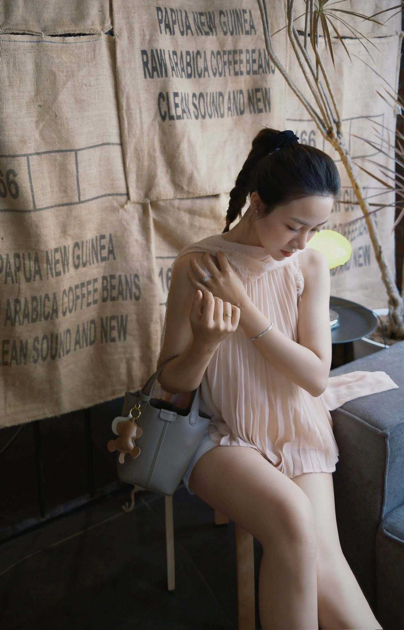 Hotgirl Nghệ An V&otilde; Nhật Linh khoe nhan sắc v&agrave; biệt thự bạc tỷ sau 6 năm cưới Phan Văn Đức - Ảnh 2.