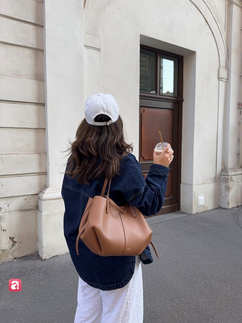 Thương hiệu t&uacute;i x&aacute;ch chẳng cần logo, c&oacute; 12 cửa h&agrave;ng tr&ecirc;n to&agrave;n thế giới g&acirc;y sốt với mẫu t&uacute;i được gọi l&agrave; &ldquo;đẹp nhất để đi l&agrave;m&rdquo; - Ảnh 11.