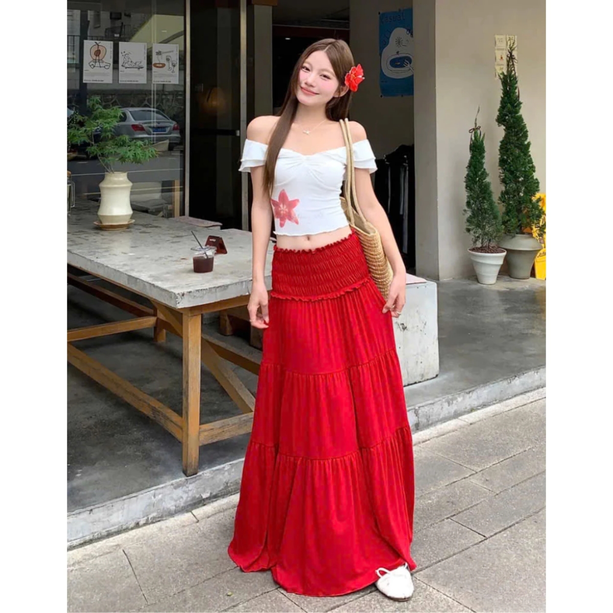 Đi chơi lễ mặc sao cho &ldquo;c&oacute; gu&rdquo;: 7 gợi &yacute; với gam đỏ cực dễ &aacute;p dụng - Ảnh 12.