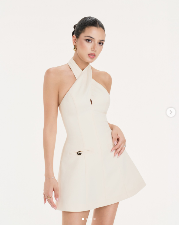 Mỹ nữ băng qua đường khiến cả con phố bừng s&aacute;ng: Từ thần th&aacute;i đến style đều cuốn d&atilde; man - Ảnh 2.