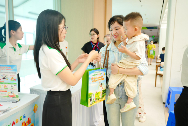 Workshop &ldquo;Mẹ chọn s&aacute;ng suốt - B&eacute; khỏe vươn cao&rdquo; của aFamily x WelKids ADEK: Khi tri thức khoa học trở th&agrave;nh điểm tựa cho h&agrave;nh tr&igrave;nh l&agrave;m mẹ - Ảnh 7.