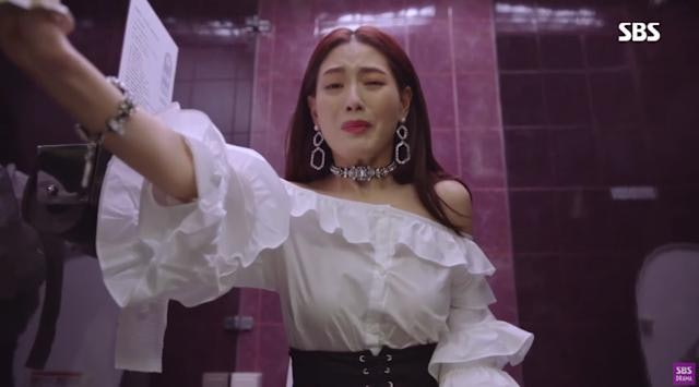 Cô gái trẻ đi vệ sinh mỗi tiếng một lần: Bác sĩ tiết niệu vạch trần 