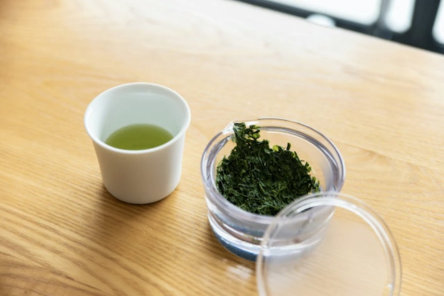 Cô gái trẻ đi vệ sinh mỗi tiếng một lần: Bác sĩ tiết niệu vạch trần 