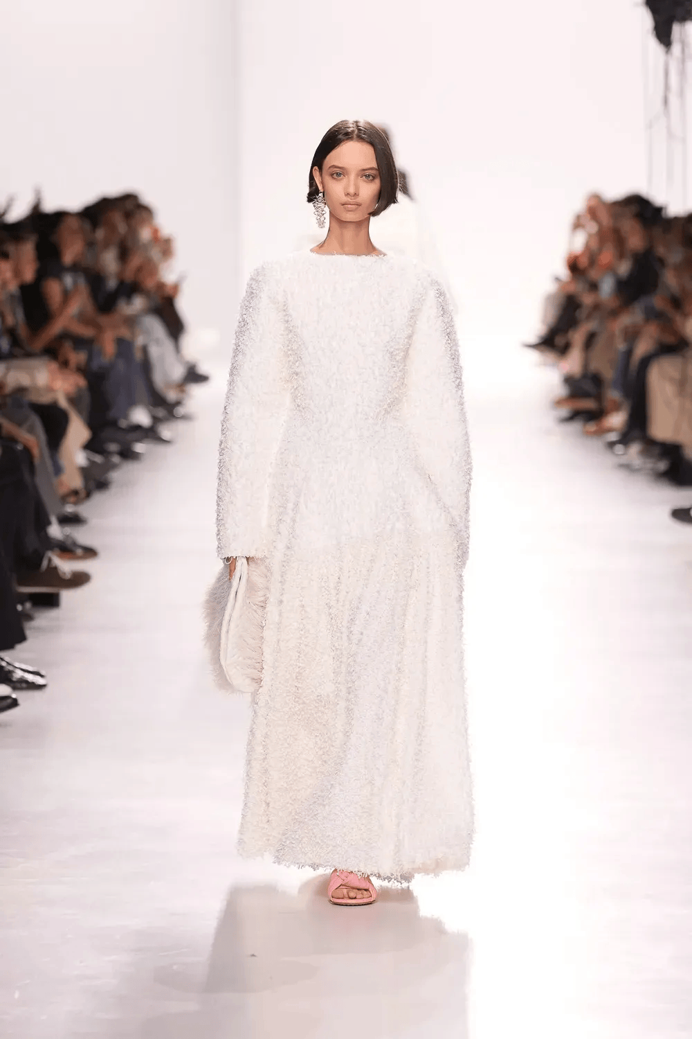 3 Gam m&agrave;u cực phẩm h&egrave; 2026: T&iacute;m tử đinh hương t&ocirc;n da v&agrave;ng , n&acirc;ng tầm phong c&aacute;ch - Ảnh 25.