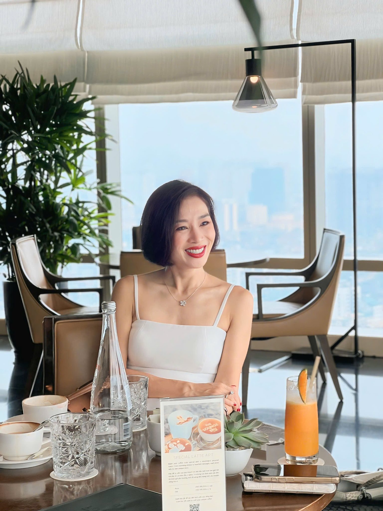 Nhan sắc hoa kh&ocirc;i Việt cưới đại gia 