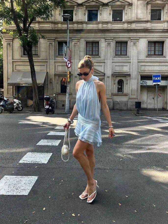 H&egrave; 2026: Phụ nữ s&agrave;nh điệu m&ecirc; m&agrave;u xanh băng trẻ trung v&agrave; thanh lịch - Ảnh 31.