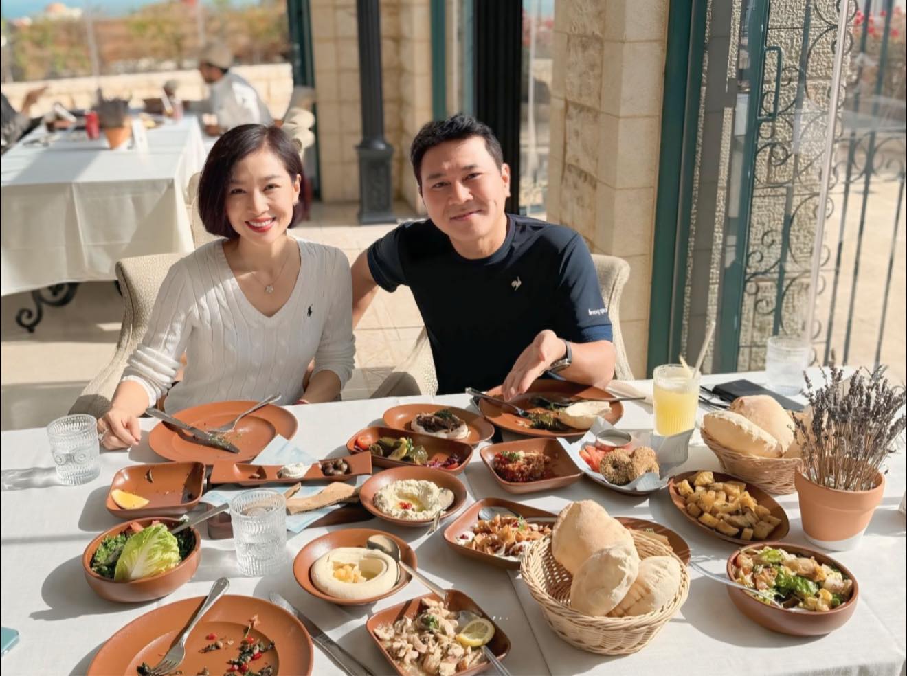 Nhan sắc hoa kh&ocirc;i Việt cưới đại gia 