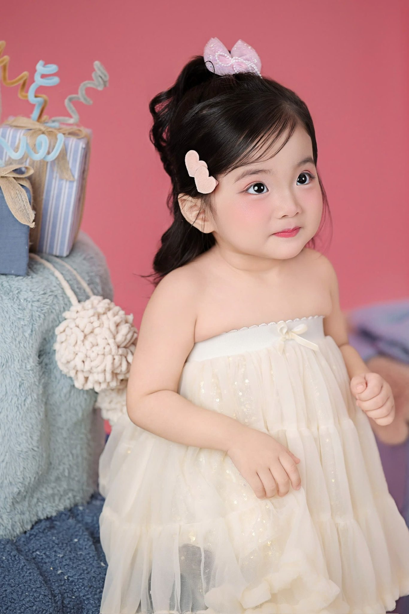 Bộ ảnh dễ thương của mẹ Kh&aacute;nh Thi v&agrave; c&aacute;c con g&aacute;i: Anna v&agrave; Lisa xinh như b&uacute;p b&ecirc; - Ảnh 7.