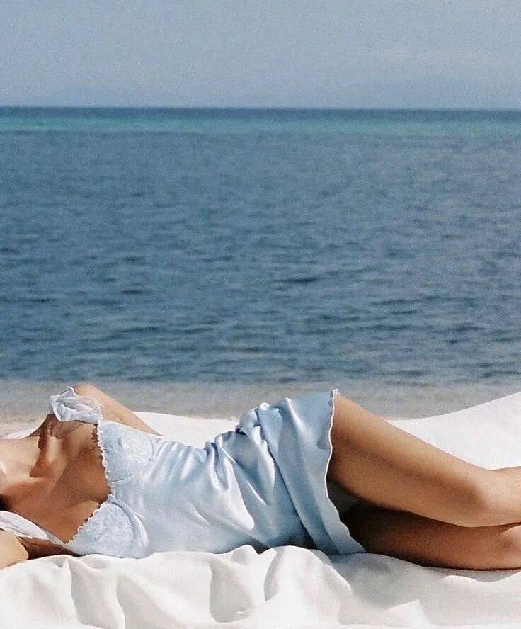 H&egrave; 2026: Phụ nữ s&agrave;nh điệu m&ecirc; m&agrave;u xanh băng trẻ trung v&agrave; thanh lịch - Ảnh 4.