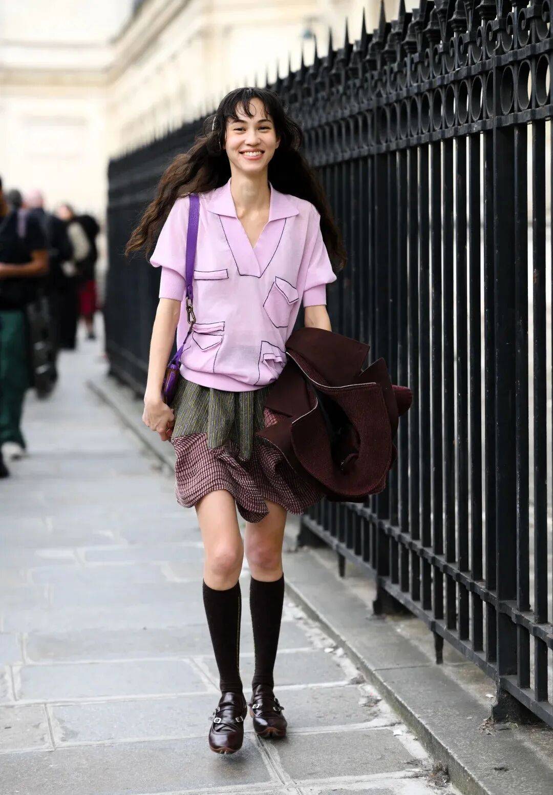 3 Gam m&agrave;u cực phẩm h&egrave; 2026: T&iacute;m tử đinh hương t&ocirc;n da v&agrave;ng , n&acirc;ng tầm phong c&aacute;ch - Ảnh 8.