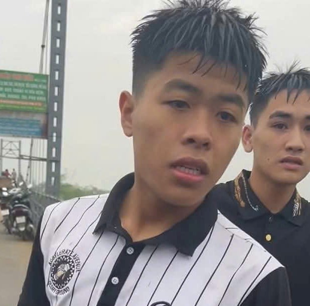 Hai nam sinh dũng cảm cứu nữ sinh lớp 11 nhảy cầu tại Nghệ An - Ảnh 1.