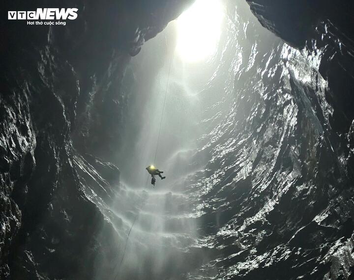 Vẻ đẹp hoang sơ của hang động b&iacute; ẩn ở Phong Nha - Kẻ B&agrave;ng vừa được ph&aacute;t hiện - Ảnh 6.