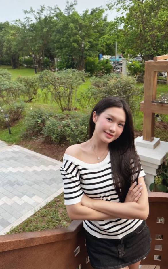 Do&atilde;n Hải My khoe vẻ đẹp vai trần quyến rũ b&ecirc;n Đo&agrave;n Văn Hậu trong năm 2026 - Ảnh 1.