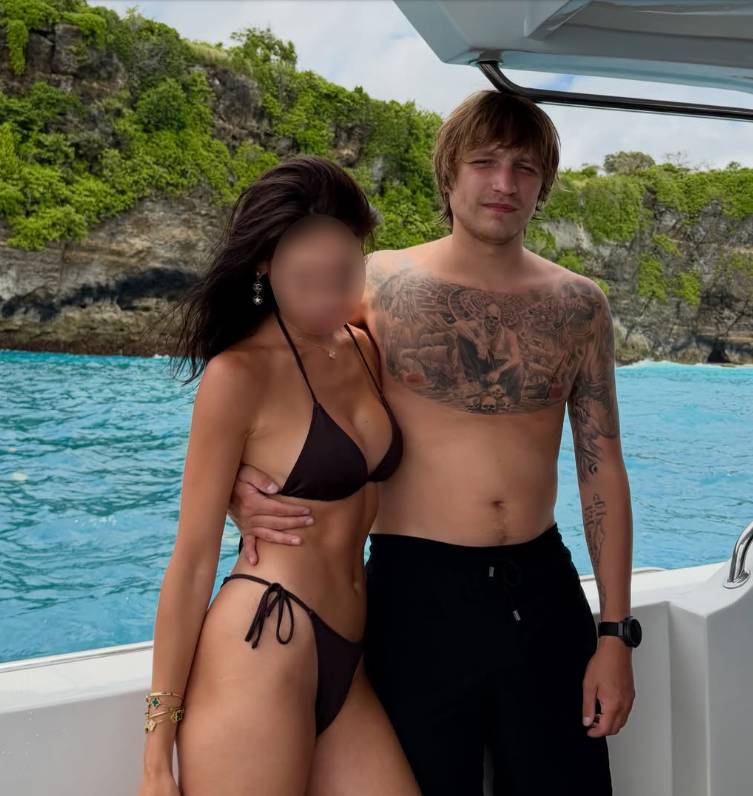 Vụ bắt c&oacute;c con trai &ocirc;ng tr&ugrave;m g&acirc;y r&uacute;ng động Bali: Bạn g&aacute;i lần đầu l&ecirc;n tiếng - Ảnh 2.