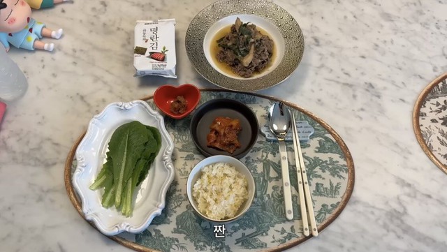 Song Ji Ah chia sẻ loạt tips giữ c&acirc;n nặng ở mức 42kg, kh&ocirc;ng ai đồng t&igrave;nh- Ảnh 4.