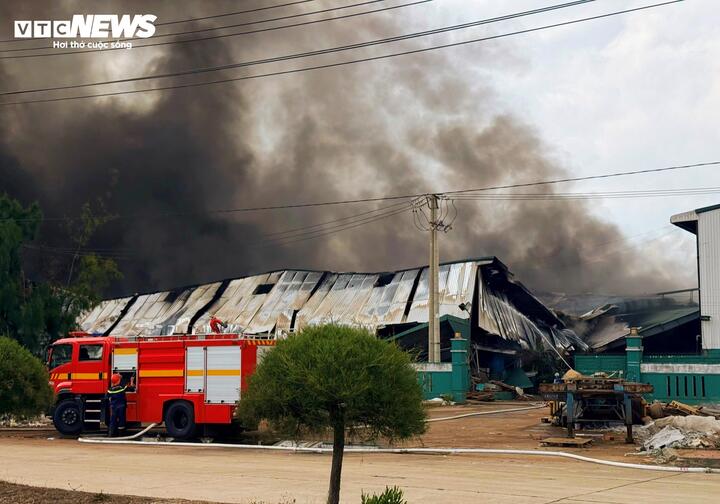 Ch&aacute;y lớn tại Khu kinh tế Nhơn Hội , Gia Lai g&acirc;y hoang mang trong cộng đồng - Ảnh 2.