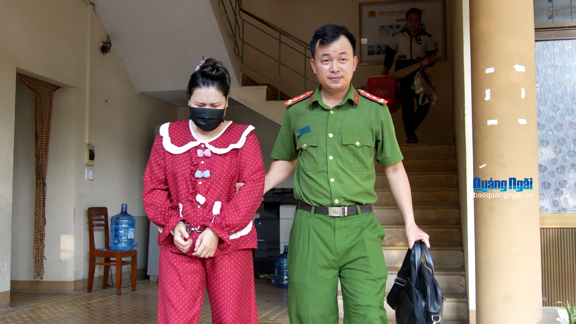 V&otilde; Thị B&eacute; Nhung lừa đảo 100 triệu Đồng mua SH Mode tại Quảng Ng&atilde;i - Ảnh 1.