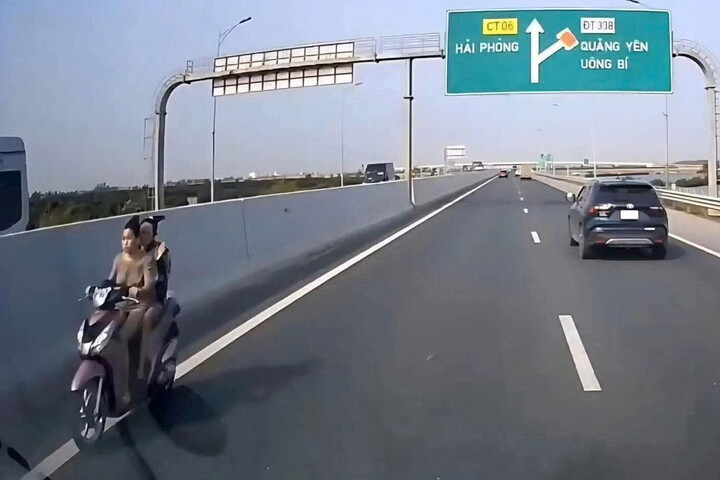 Xử phạt 2 thiếu nữ ph&oacute;ng xe m&aacute;y ngược chiều tr&ecirc;n cao tốc Hải Ph&ograve;ng - M&oacute;ng C&aacute;i - Ảnh 1.