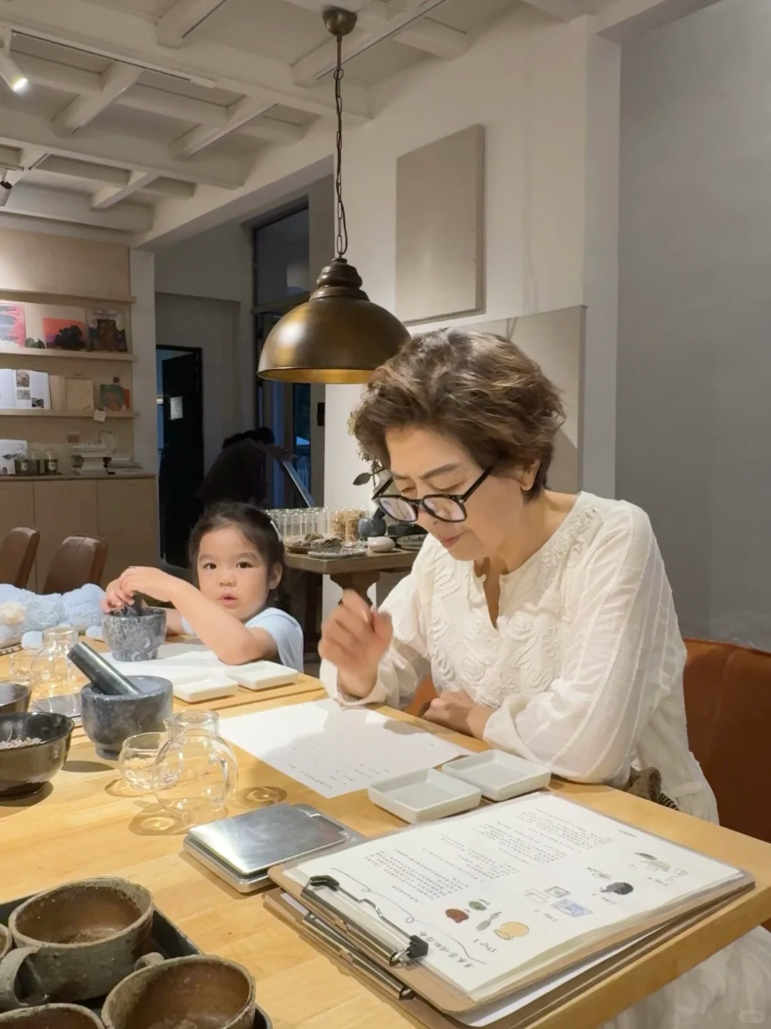 Sống vui khỏe tuổi gi&agrave;: B&iacute; quyết tận hưởng cuộc sống trọn vẹn ở tuổi 67 - Ảnh 10.