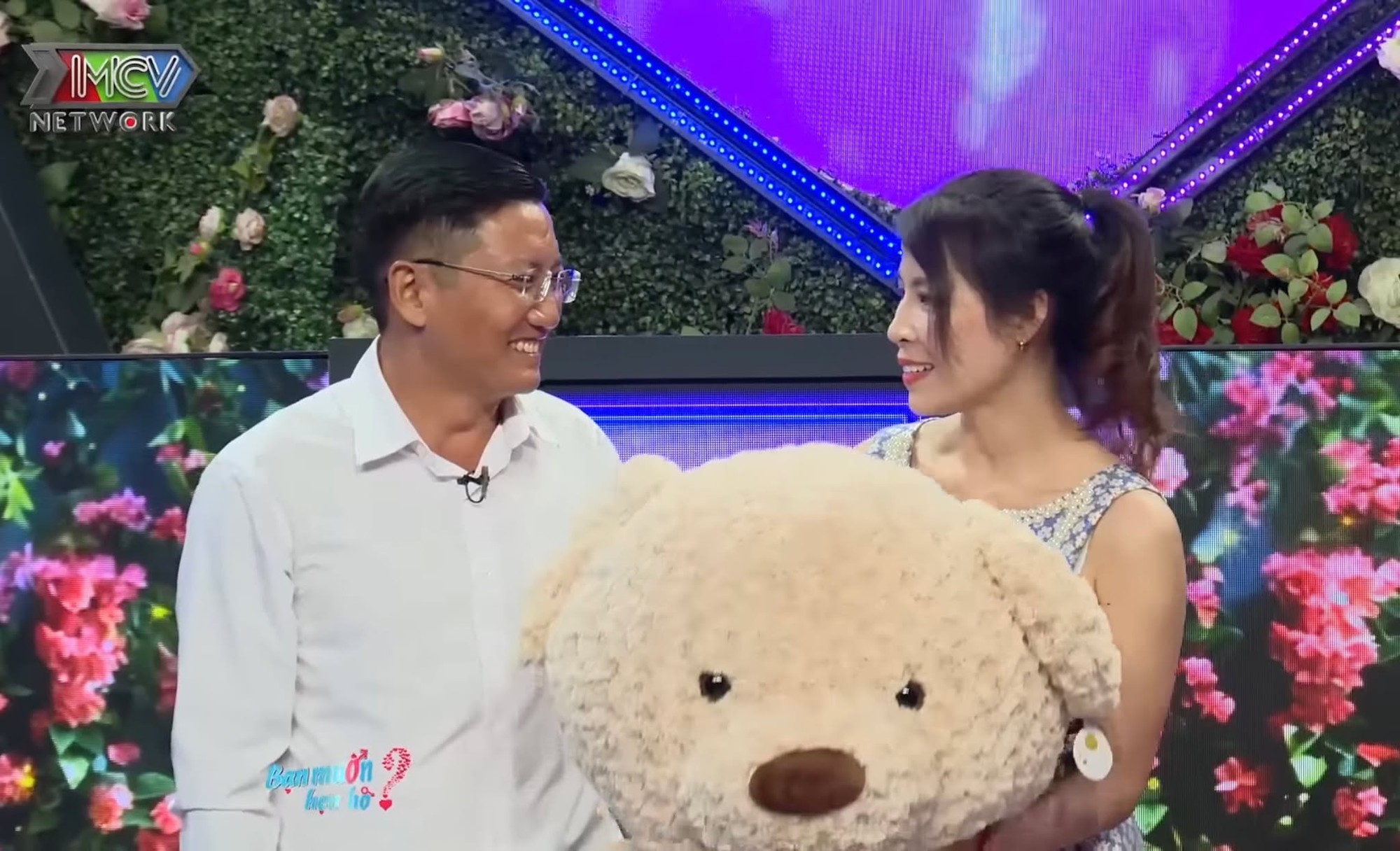 Thạc sĩ U50 được mai mối mẹ đơn th&acirc;n xinh xắn, ph&uacute;t cuối 