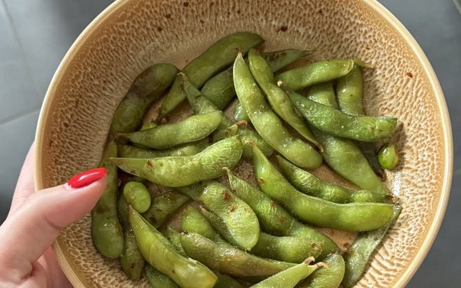 Trời nắng n&oacute;ng, đậu đen bỗng th&agrave;nh &ldquo;thần dược&rdquo;: Hỗ trợ 4 bệnh m&atilde;n t&iacute;nh ai cũng n&ecirc;n biết - Ảnh 2.