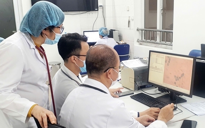 B&eacute; trai mắc n&atilde;o m&ocirc; cầu tho&aacute;t chết nhờ ph&aacute;t hiện nốt &lsquo;tử ban&rsquo; tr&ecirc;n da - Ảnh 2.