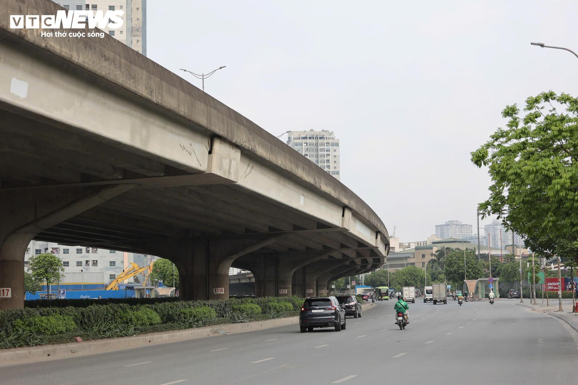 H&agrave; Nội &ugrave;n ứ nhẹ chiều cuối kỳ nghỉ lễ Giỗ Tổ H&ugrave;ng Vương 2026 - Ảnh 13.