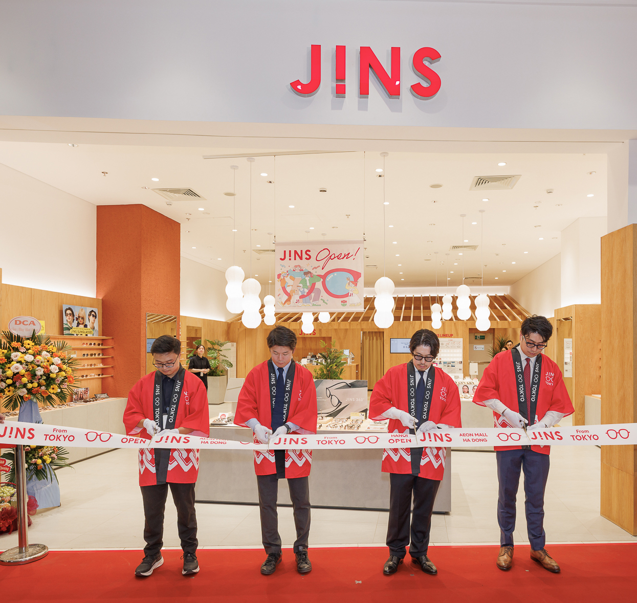 Một địa chỉ mới cho t&iacute;n đồ thời trang H&agrave; Nội: Cửa h&agrave;ng k&iacute;nh Nhật vừa khai trương g&acirc;y ấn tượng với thiết kế tinh tế- Ảnh 1.