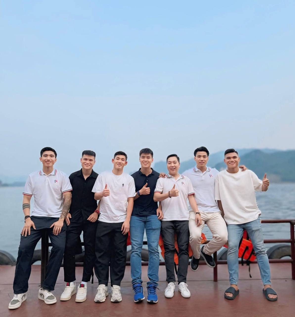 Do&atilde;n Hải My xinh đẹp v&agrave; Văn Hậu: T&igrave;nh y&ecirc;u bền chặt giữa s&oacute;ng gi&oacute; 2026 - Ảnh 2.