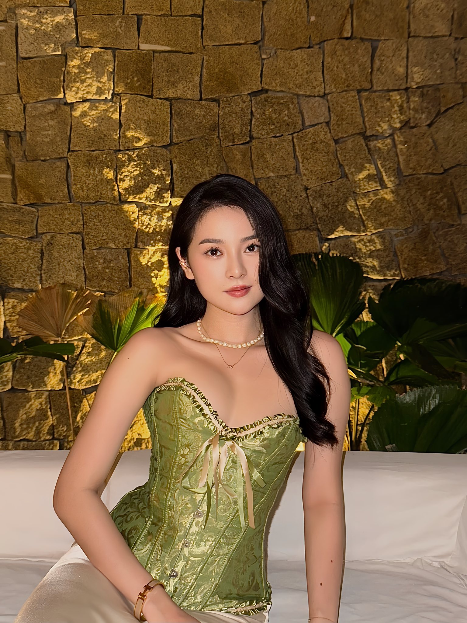 Bản sao Angela Phương Trinh thay đổi ho&agrave;n to&agrave;n, lột x&aacute;c gợi cảm- Ảnh 7.