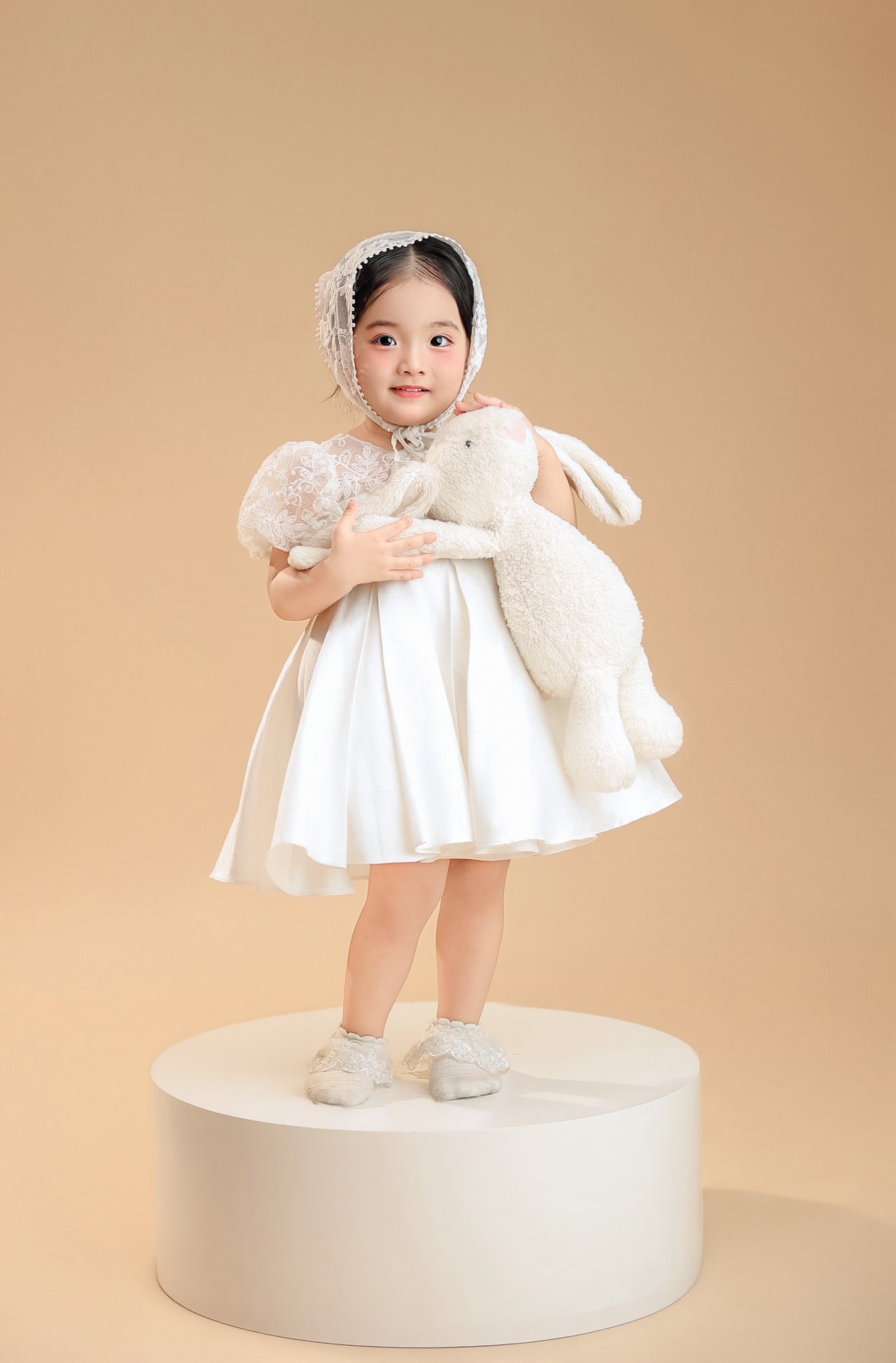 Visual b&uacute;p b&ecirc; sống của Lisa nh&agrave; Kh&aacute;nh Thi - Phan Hiển g&acirc;y sốt - Ảnh 9.