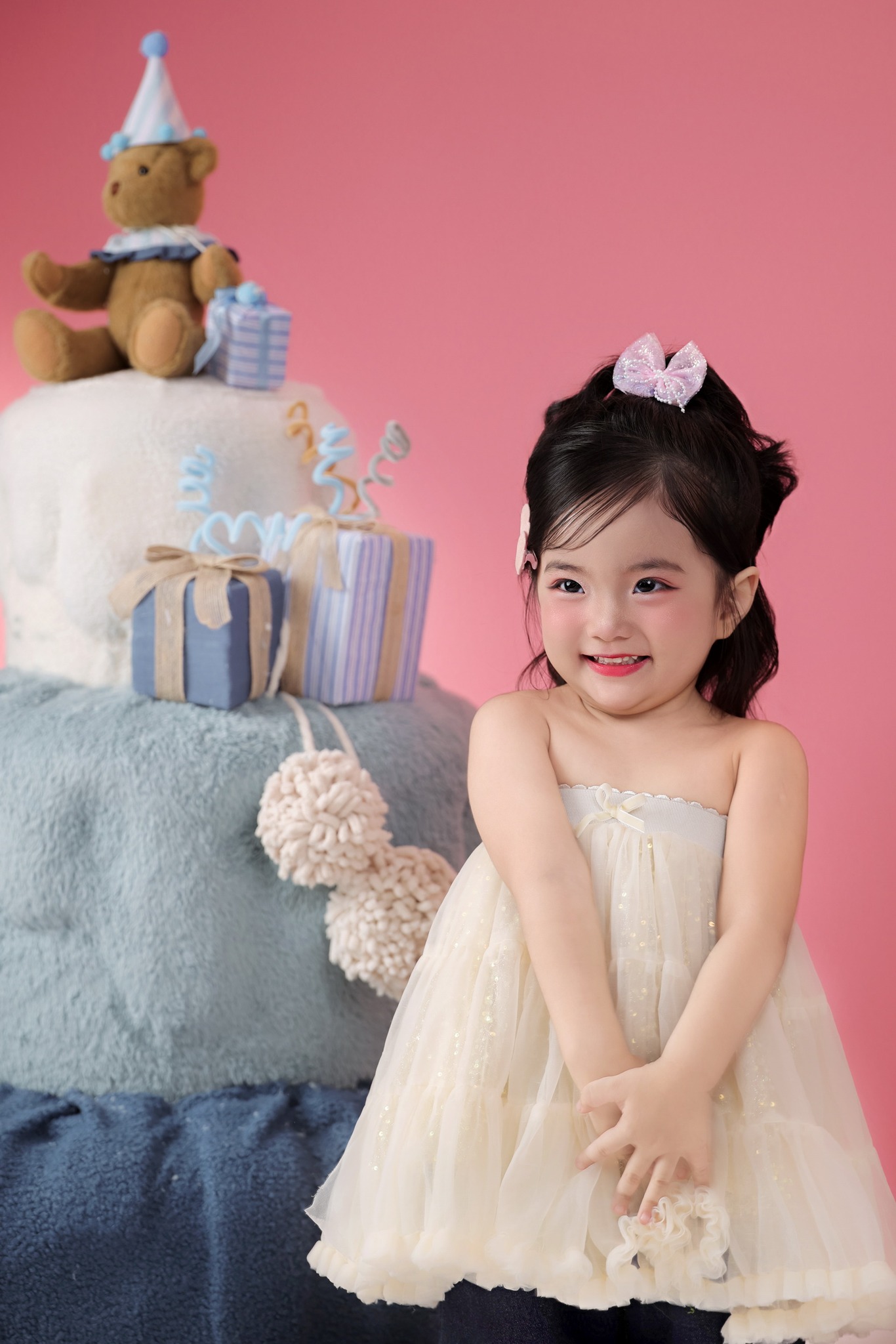 Visual b&uacute;p b&ecirc; sống của Lisa nh&agrave; Kh&aacute;nh Thi - Phan Hiển g&acirc;y sốt - Ảnh 2.