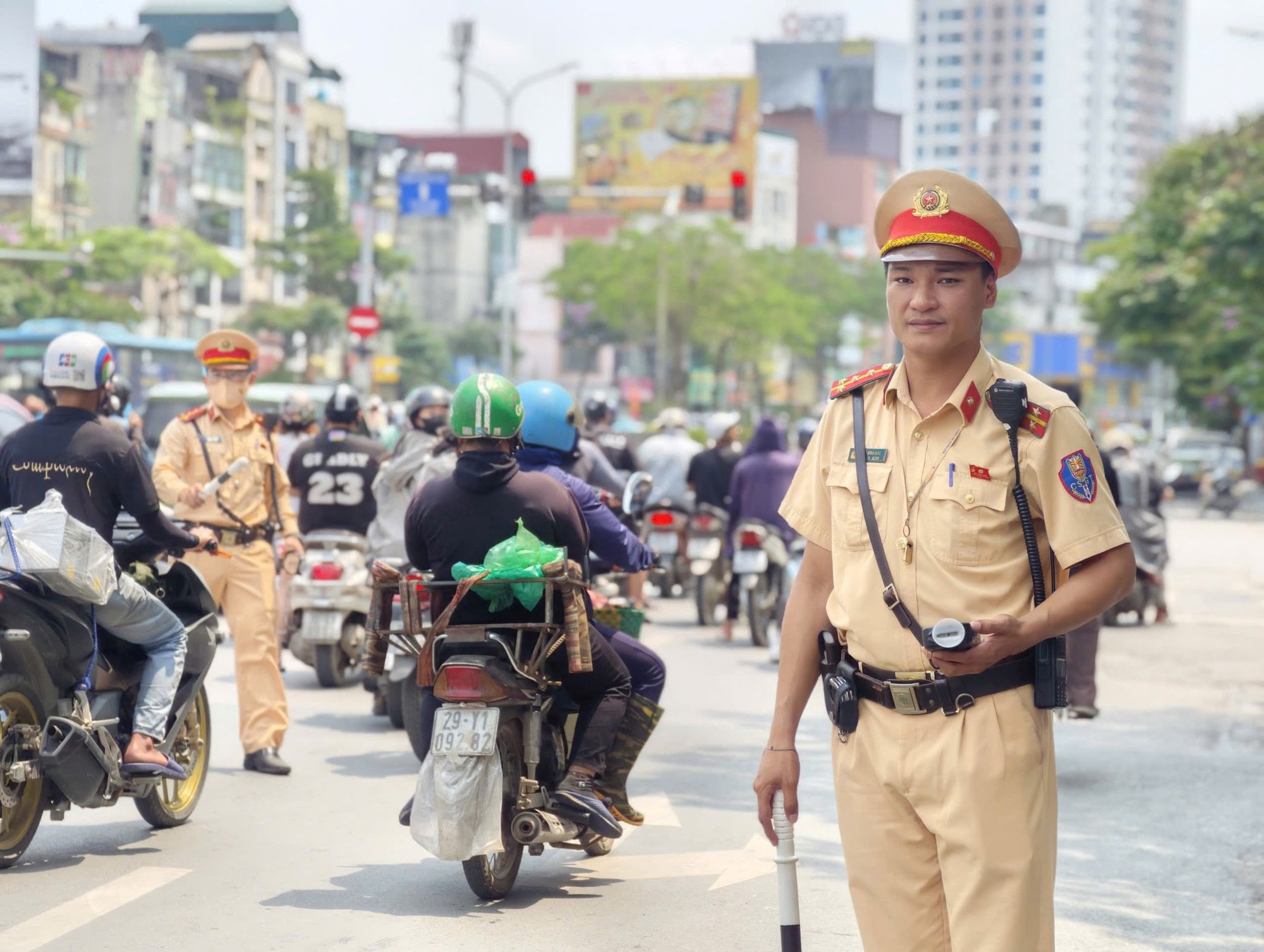 Tất cả người tham gia giao th&ocirc;ng ở H&agrave; Nội ch&uacute; &yacute; - Ảnh 6.