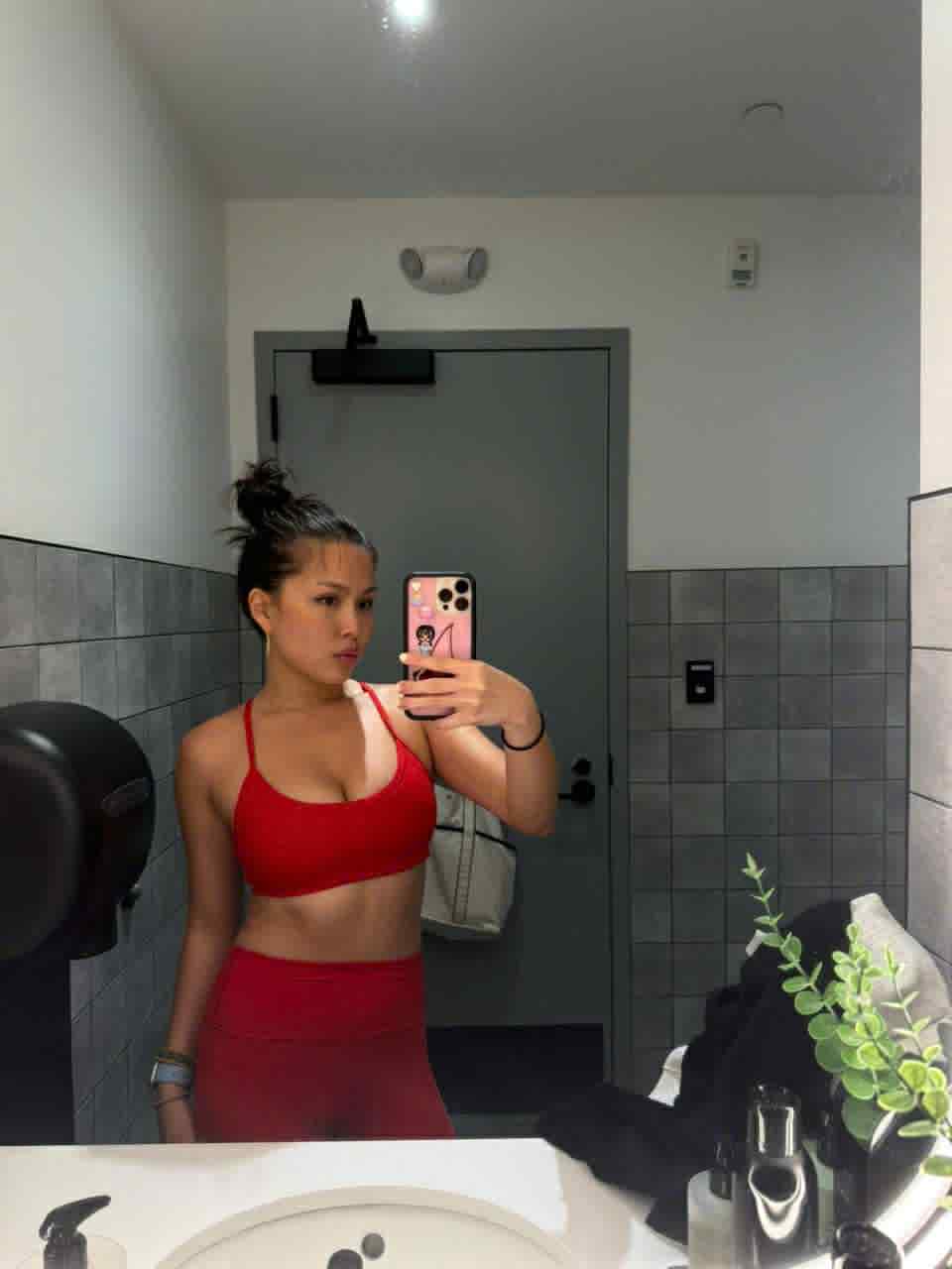 Cuộc sống vi&ecirc;n m&atilde;n ở tuổi U50 của Phượng Chanel: Sống độc th&acirc;n vui vẻ, t&agrave;i sản lớn nhất l&agrave; 3 c&ocirc; con g&aacute;i xinh đẹp v&agrave; ngoan ngo&atilde;n - Ảnh 8.