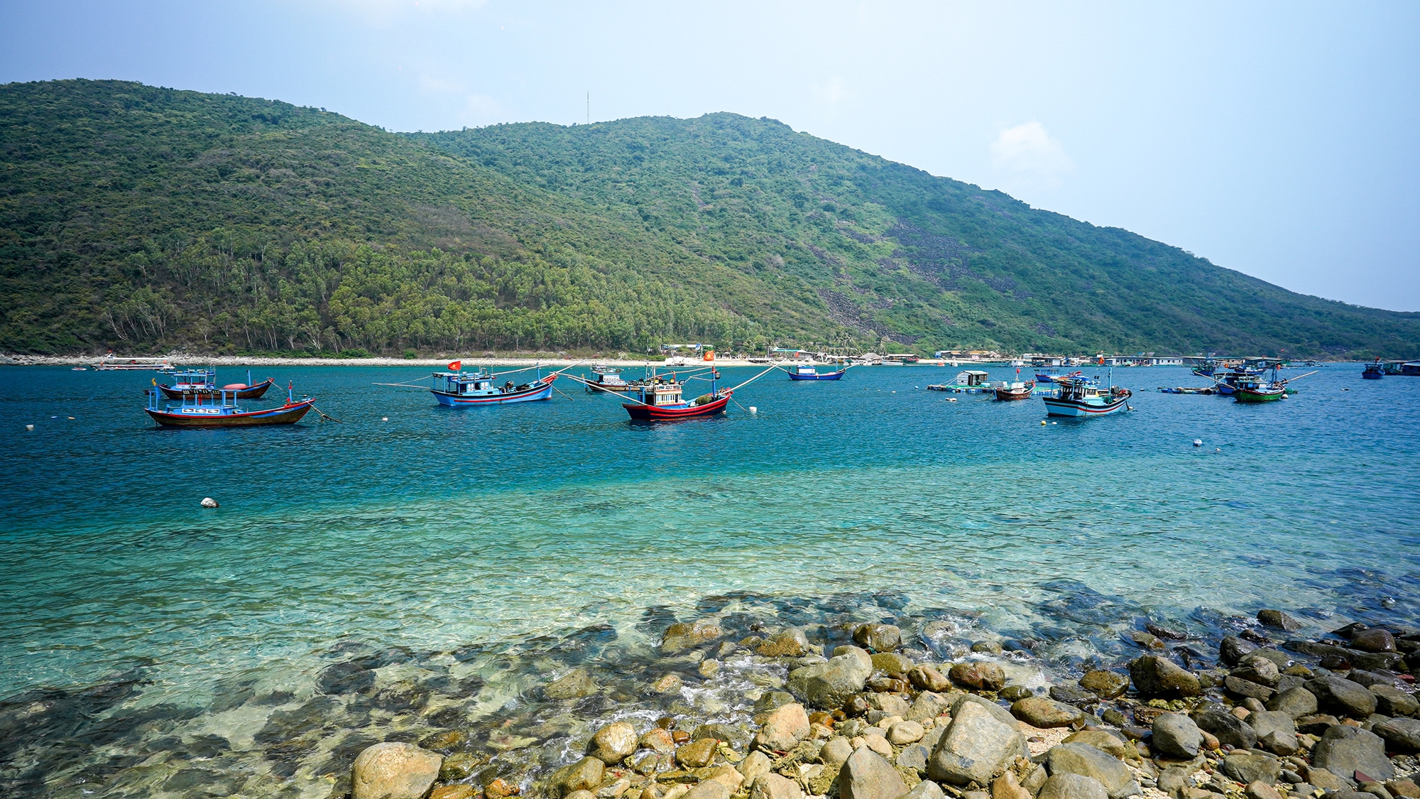 Kh&aacute;m ph&aacute; B&iacute;ch Đầm: L&agrave;ng ch&agrave;i hoang sơ giữa Nha Trang năm 2026 - Ảnh 1.