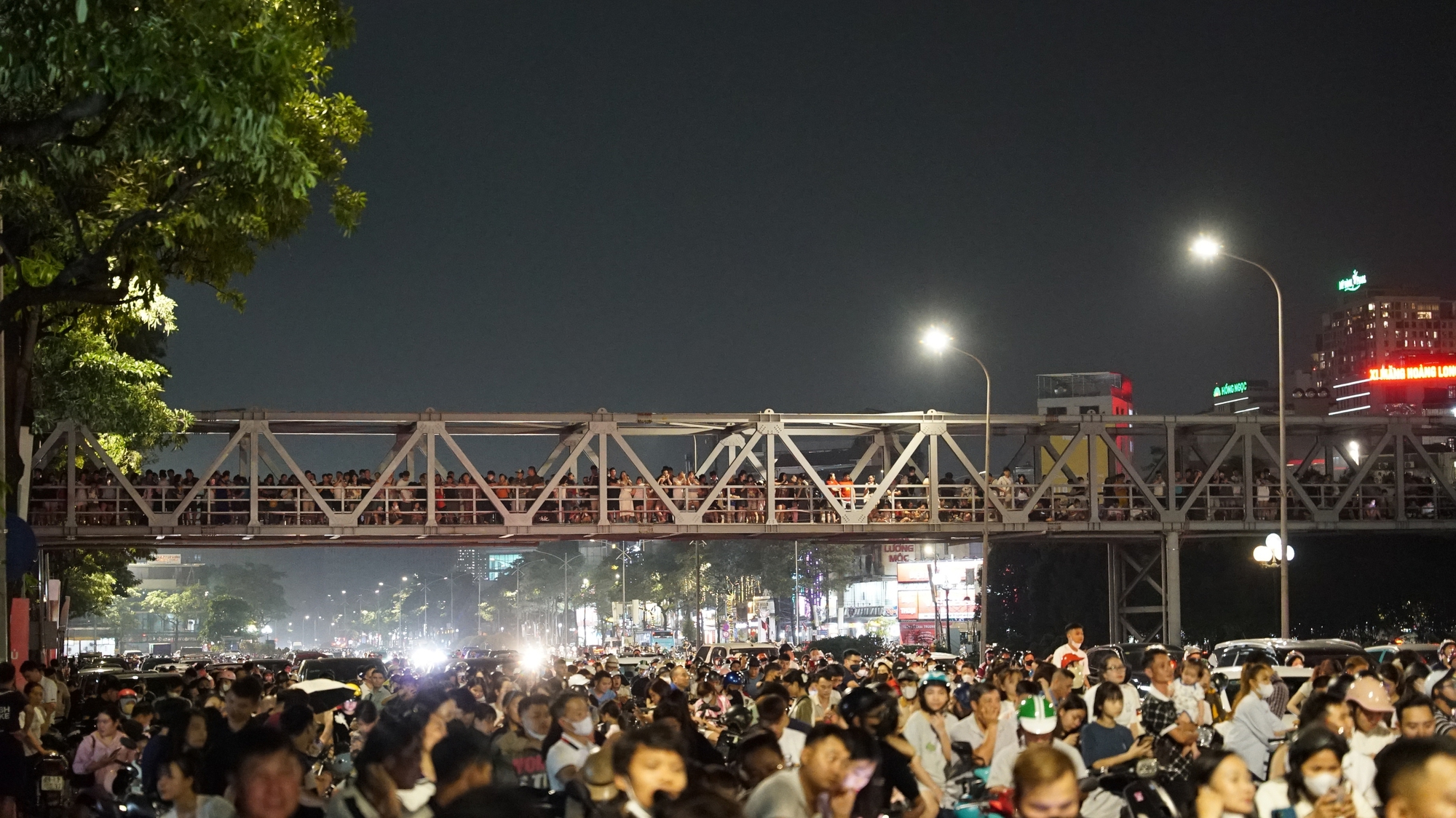 &Acirc;m vang Tổ quốc 2026: Đ&ecirc;m nghệ thuật rực rỡ tại s&acirc;n vận động Quốc gia Mỹ Đ&igrave;nh - Ảnh 9.