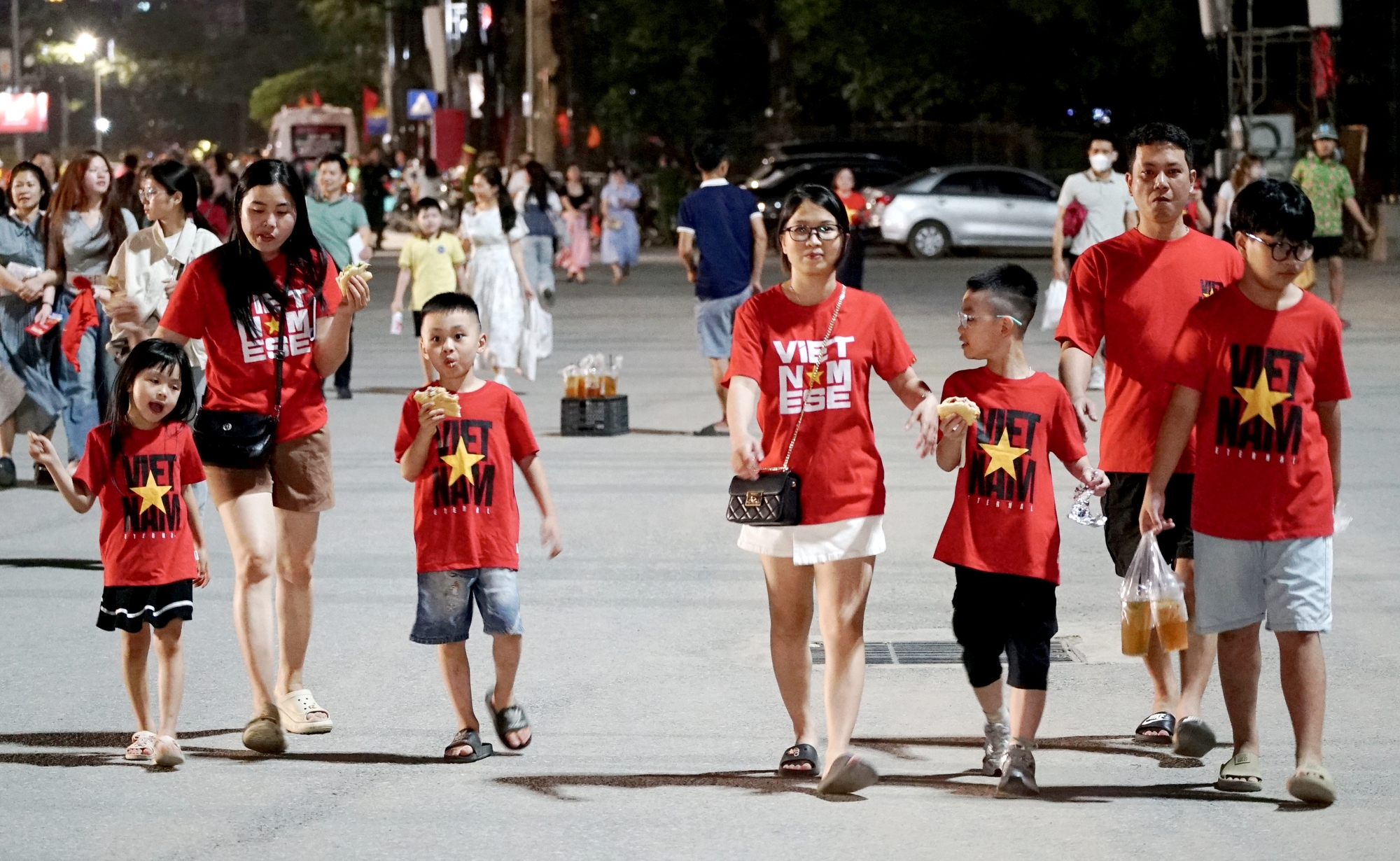 &Acirc;m vang Tổ quốc 2026: Đ&ecirc;m nghệ thuật rực rỡ tại s&acirc;n vận động Quốc gia Mỹ Đ&igrave;nh - Ảnh 6.