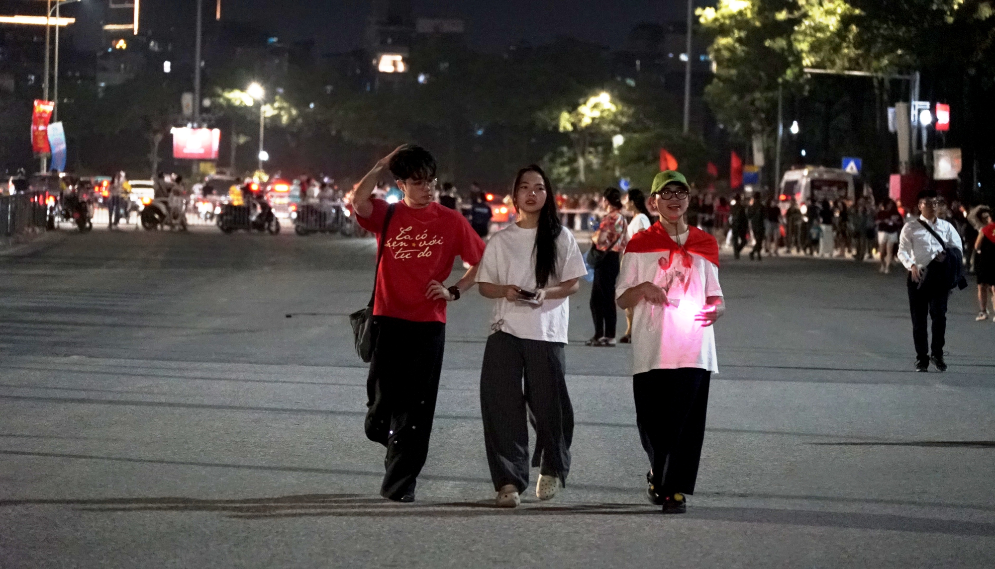 &Acirc;m vang Tổ quốc 2026: Đ&ecirc;m nghệ thuật rực rỡ tại s&acirc;n vận động Quốc gia Mỹ Đ&igrave;nh - Ảnh 4.