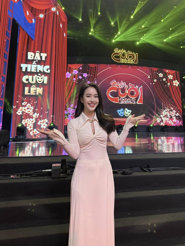 MC VTV Ng&ocirc; Mai Phương xinh đẹp sau khi l&agrave;m mẹ hai con - Ảnh 2.