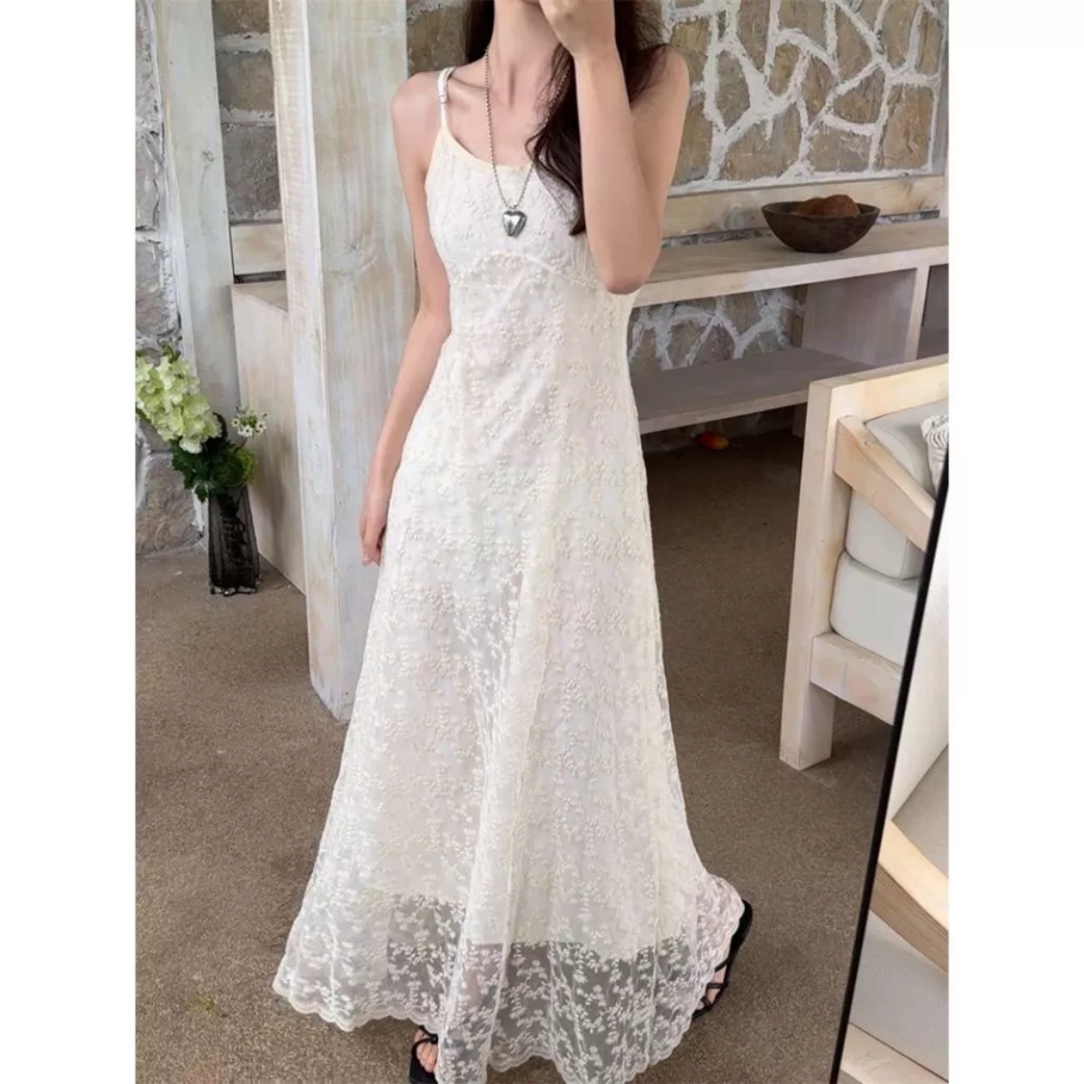 Gợi &yacute; trang phục ng&agrave;y lễ Quốc tế Lao động: Diện đồ nhẹ t&ecirc;nh nhưng vẫn &ldquo;đắt tiền&rdquo; như qu&yacute; c&ocirc; nghỉ dưỡng - Ảnh 7.